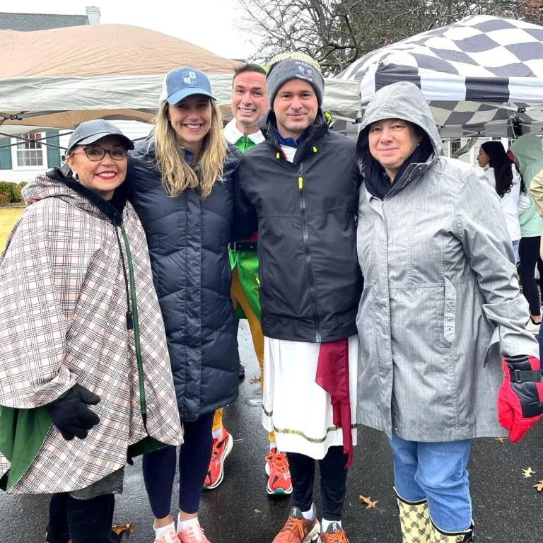 A Heartwarming Shippan Turkey Trot & Countdown to Giving Tuesday!